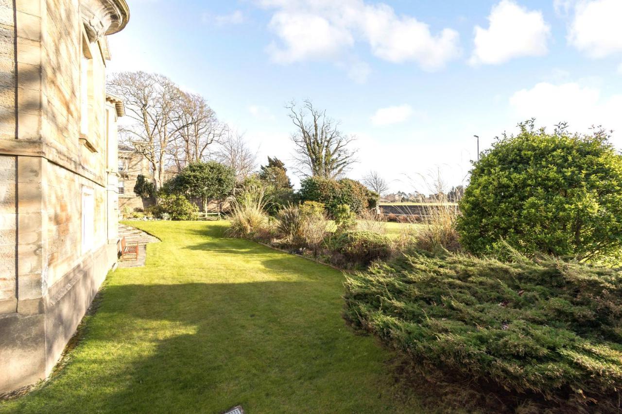 Beautiful 2 To 3 Bed Apartment With Stunning Views! Ayr Esterno foto
