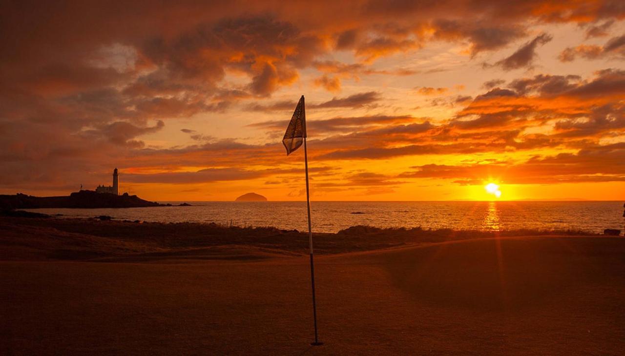 Beautiful 2 To 3 Bed Apartment With Stunning Views! Ayr Esterno foto